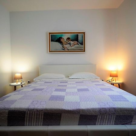 Apartman Nada I Fazana Bagian luar foto